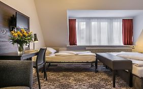 Signature Hotel Astoria